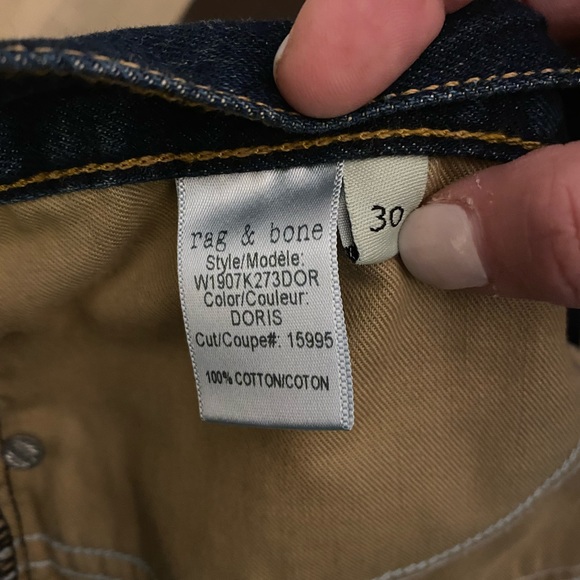 RAG & BONE CUT OFF FRAYED SHORTS “Doris” size 30 (fits like 32 in my opinion) - Picture 6 of 7